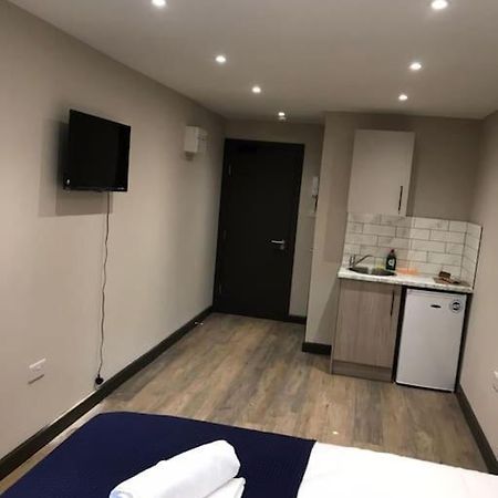 Bedfont House Apartment Hillingdon Bagian luar foto